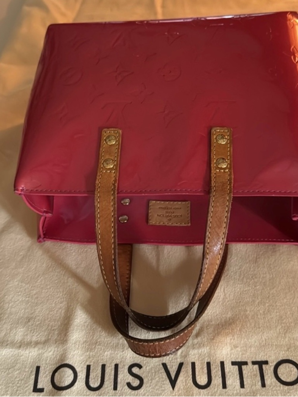 Louis Vuitton Vernis Reade PM Pomme D’Amour Patent Tote - Picture 5 of 13